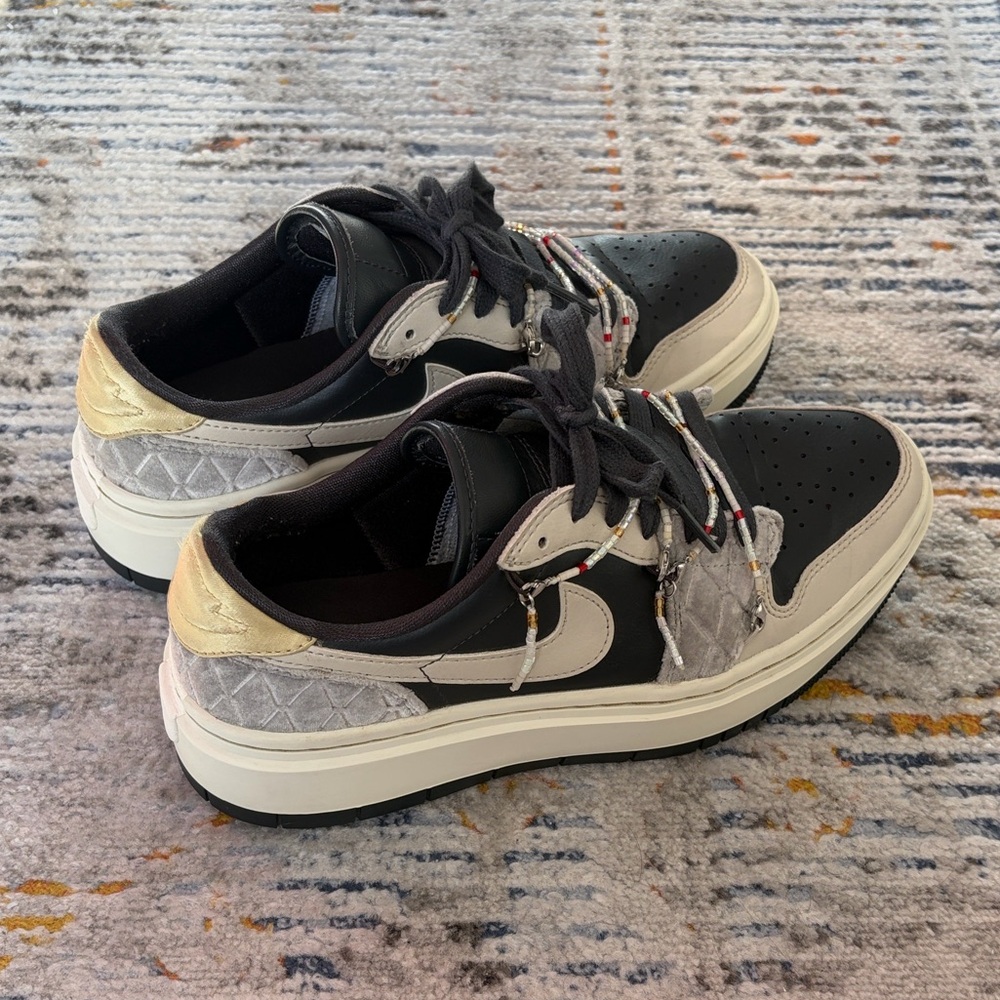 Jordan Low-Top Sneakers - Picture 4 of 5